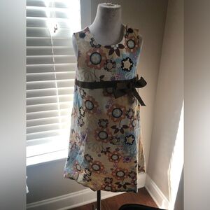 Floral. Gently worn. Hand washed. Very good condition.